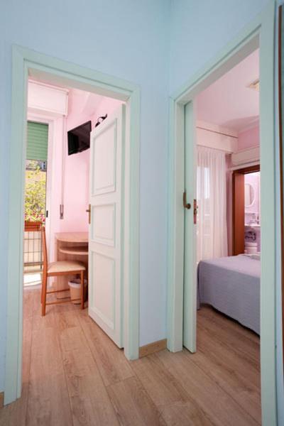 Hotel Vallechiara Cesenatico Cameră foto