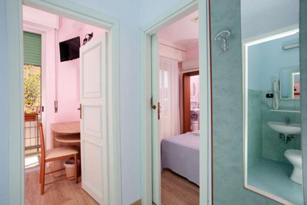 Hotel Vallechiara Cesenatico Cameră foto